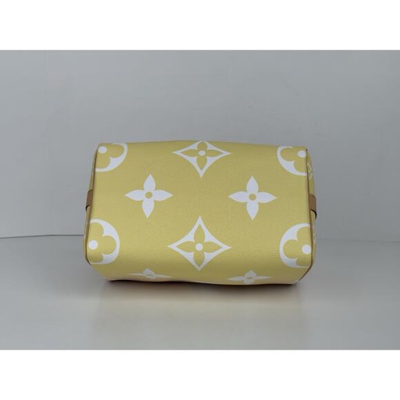 Louis Vuitton Monogram Giant By The Pool Speedy Bandouliere 25 Light Pink C-6 - Picture 6 of 16